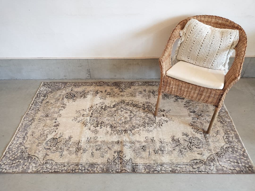 【AYA ☆ セール中】淡いグレーとクリームの淡色ラグ　　No.617 AYA ☆ セール中様専用】淡いグレーとクリームの淡色ラグ No.617