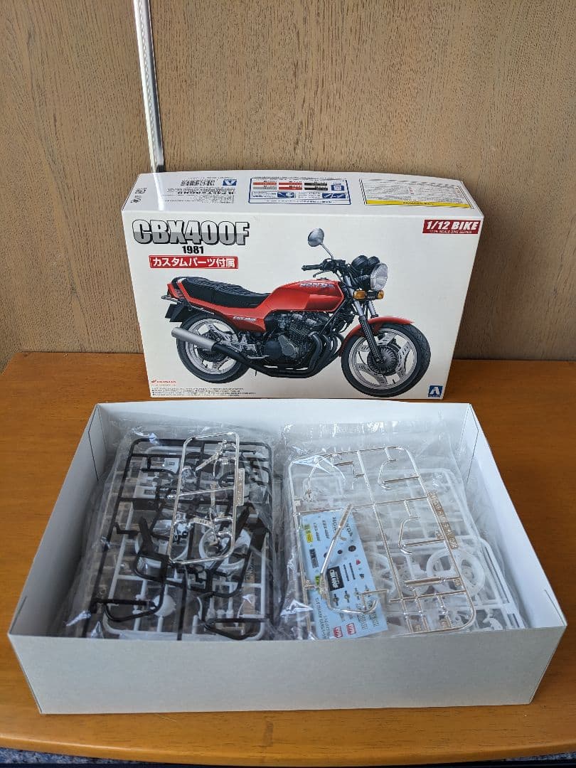 アオシマ 1/12 CBX400F プラモデル 　送料無料 AOSHIMA - 1/12 プラモデル CBX400F 赤ソリッド【完成品】の通販 by Ti