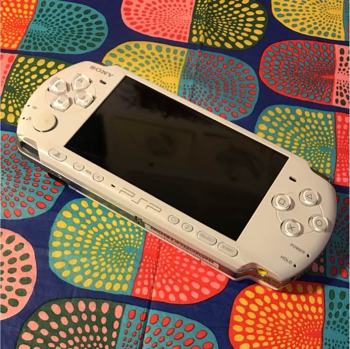 PSP 本体 充電器 モンスターハンター2G PSP3000 本体 充電器・メモリースティック付き｜Yahoo!フリマ（旧