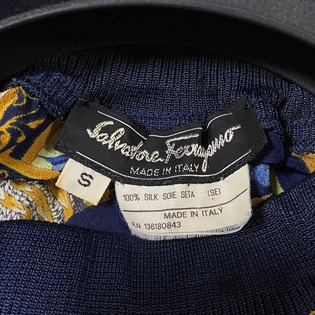 美品】サルヴァトーレ フェラガモ 総柄 ブラウス ネイビー イエロー S