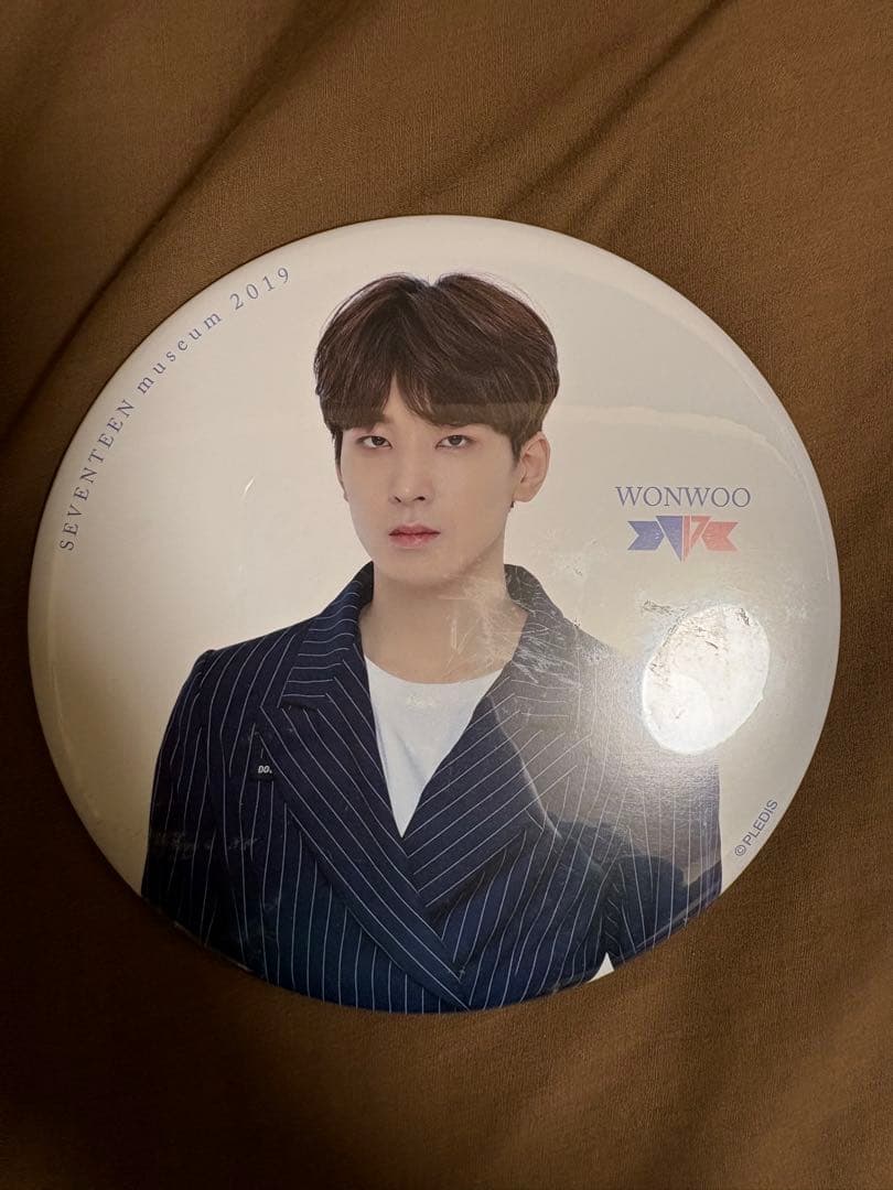 WONWOO 缶バッジ SEVENTEEN museum 2019 - メルカリ