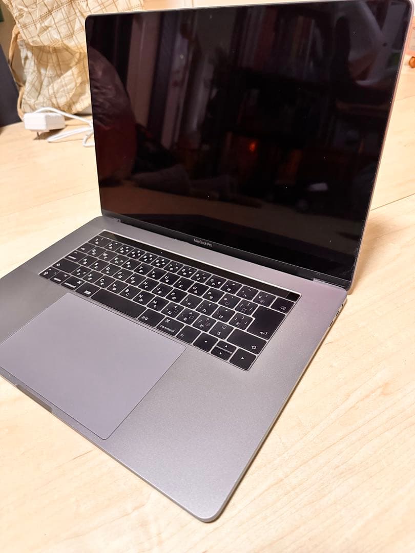 MacBook Pro スペースグレー 本体、2017年、15インチ MacBook Pro Apple Macbook 15インチ 2017 CTO スペースグレイ ノート