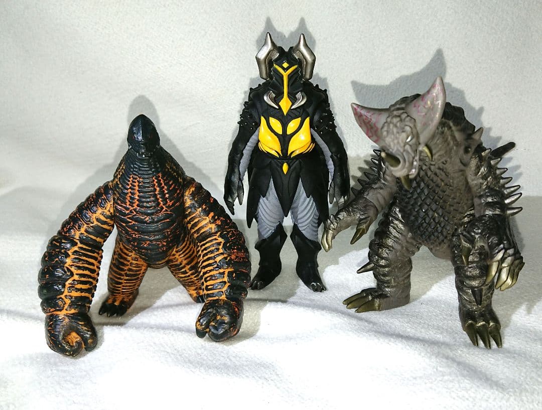 ウルトラ怪獣シリーズ EXゴモラ EXレッドキング EXゼットン - メルカリ