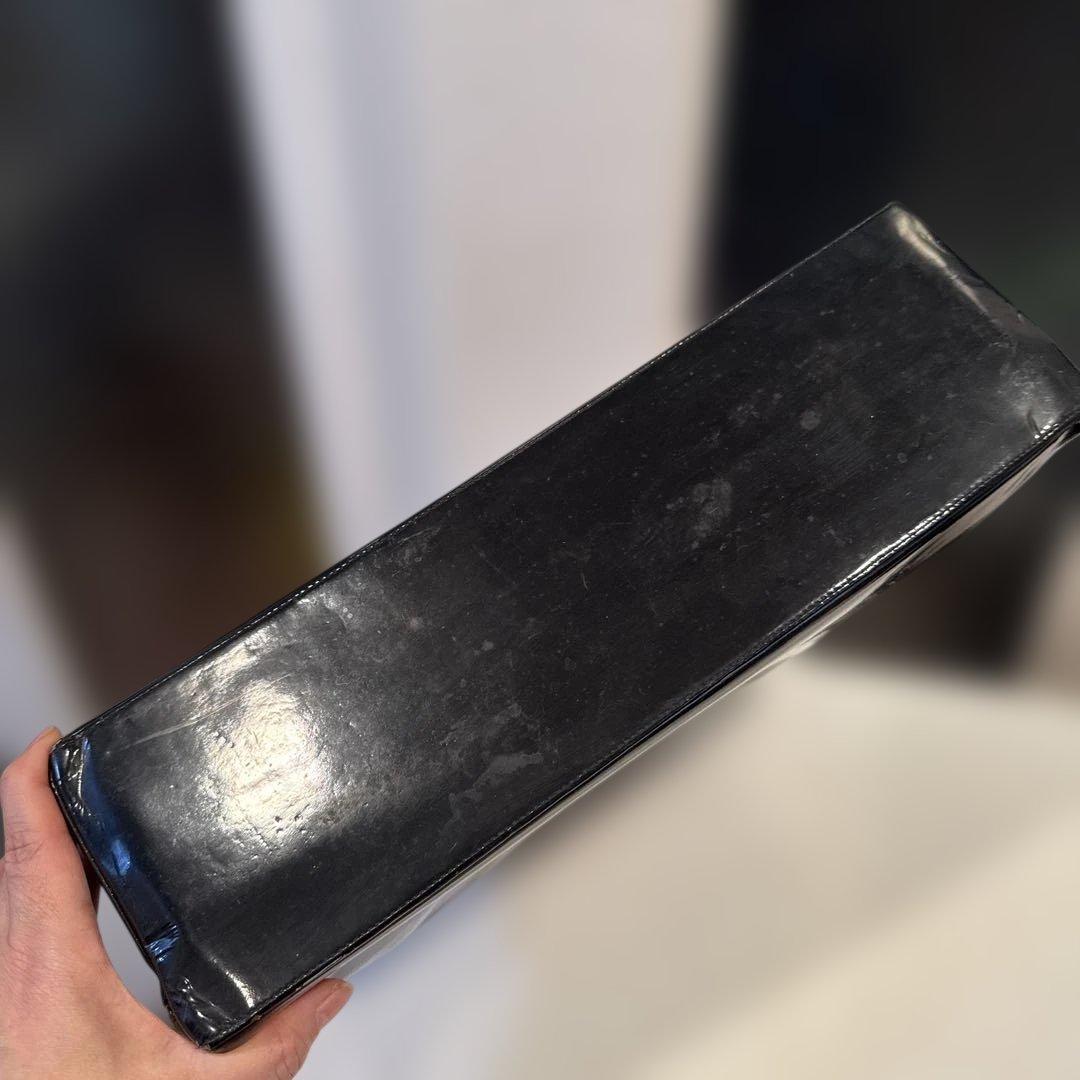 ティエリーミュグレーかまぼこ型ハンドバッグ/80年代ヴィンテージ