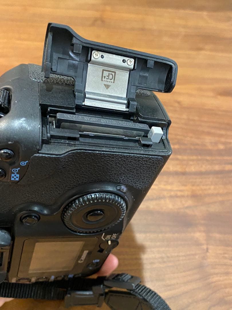 Canon EOS 20D デジタル一眼 ヤシカ1:1.9 50㍉単焦点 動作品 - メルカリ