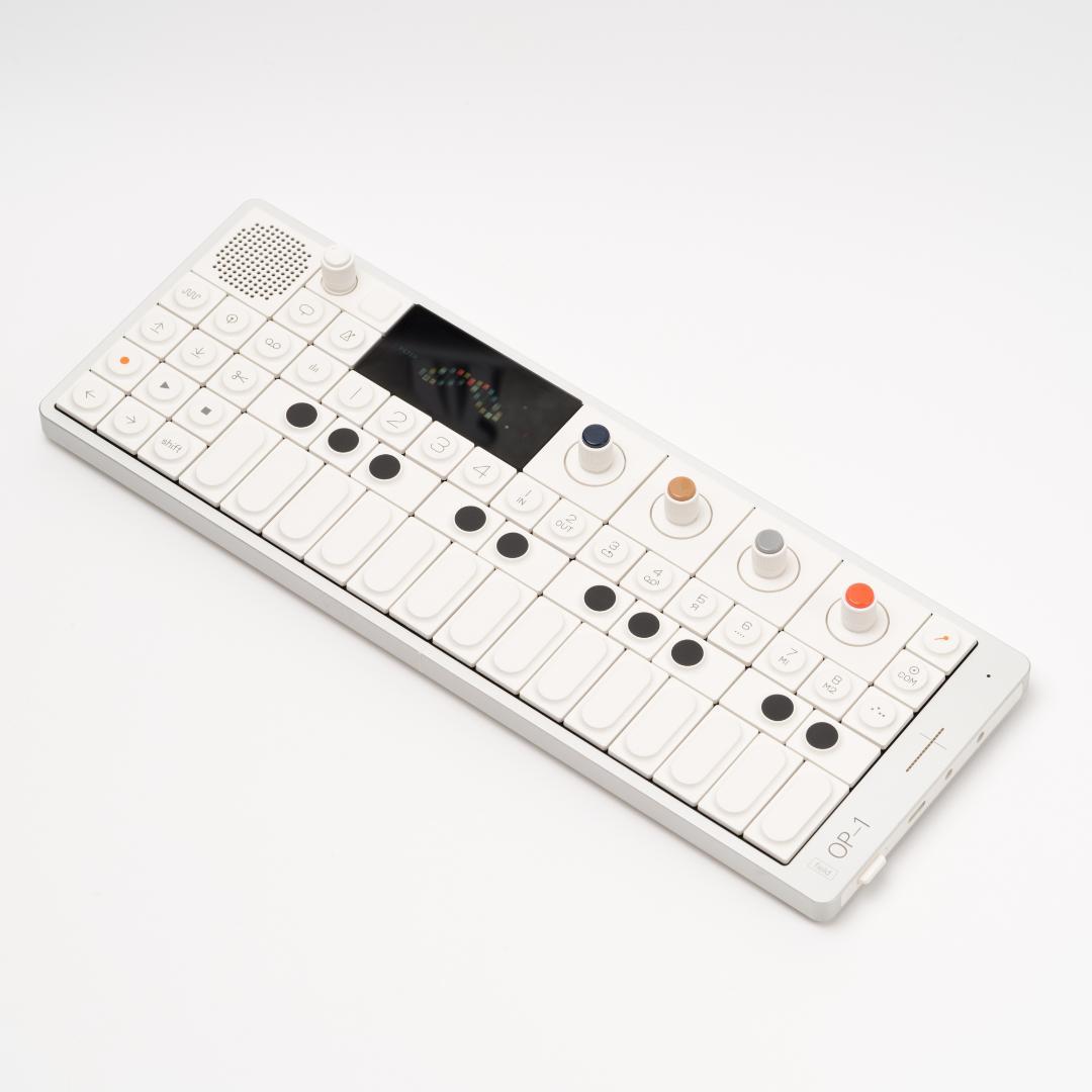 鍵盤楽器 teenage engineering OP-1 field 新製品レビュー】話題のteenage engineering OP-1 field！触ってきまし