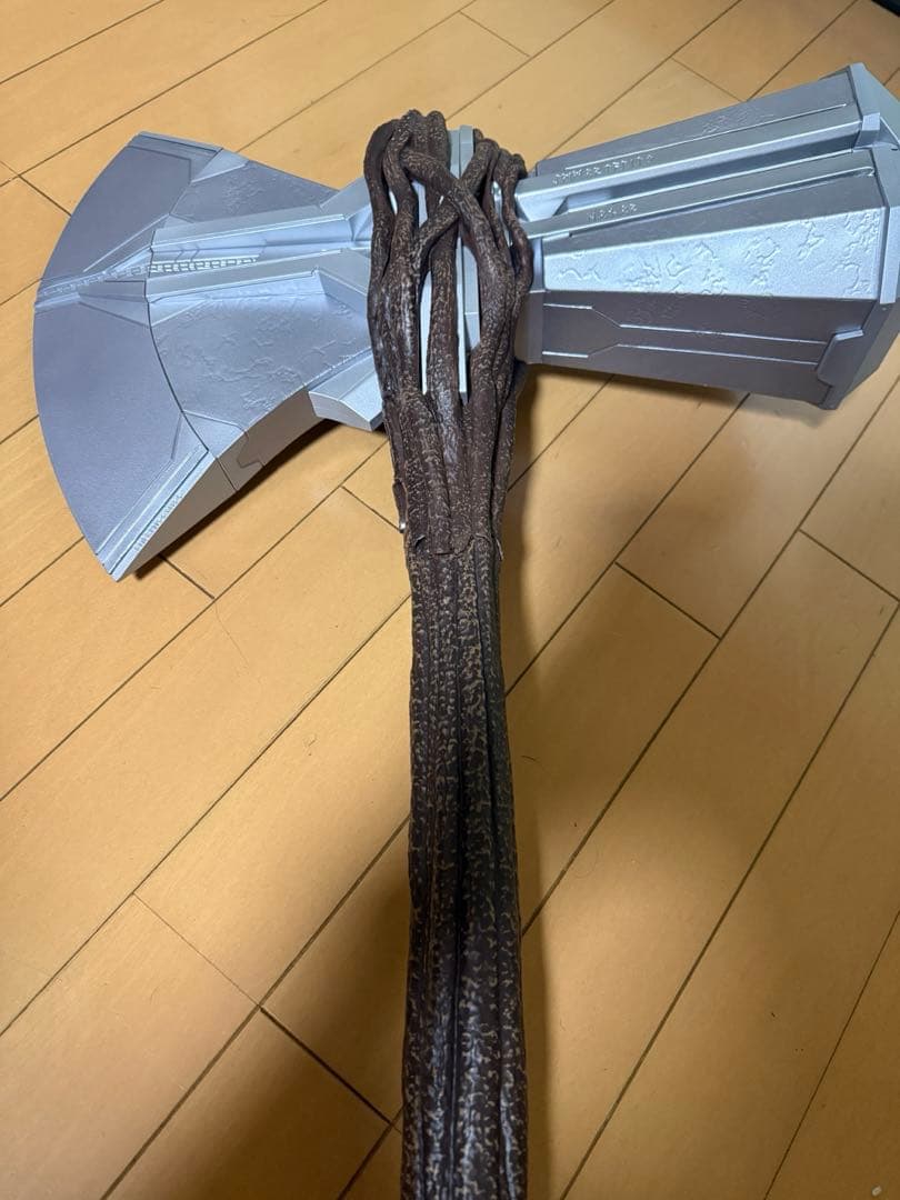 こ*き様 ハズブロ　ストームブレイカー レプリカ マーベル　アベンジャーズ マーベル』「マーベル・レジェンド」1/1スケール・レプリカ ソー