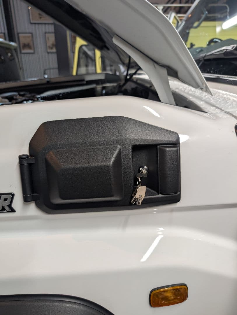 タ*ト様 ランクル70再再販(GDJ76W) 尿素リッドカバー 鍵付き加工 ランクル70再再販(GDJ76W) 尿素リッドカバー 鍵付き加工 - メルカリ