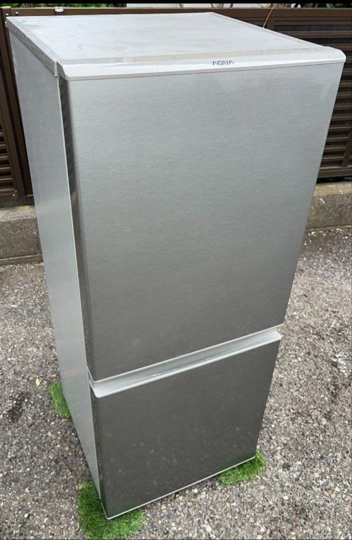 アクア冷凍冷蔵庫　126L 横縞模様強化ガラス棚自動霜取り機能付き2022年製 アクア冷凍冷蔵庫126L 横縞模様強化ガラス棚自動霜取り機能付き2022年製