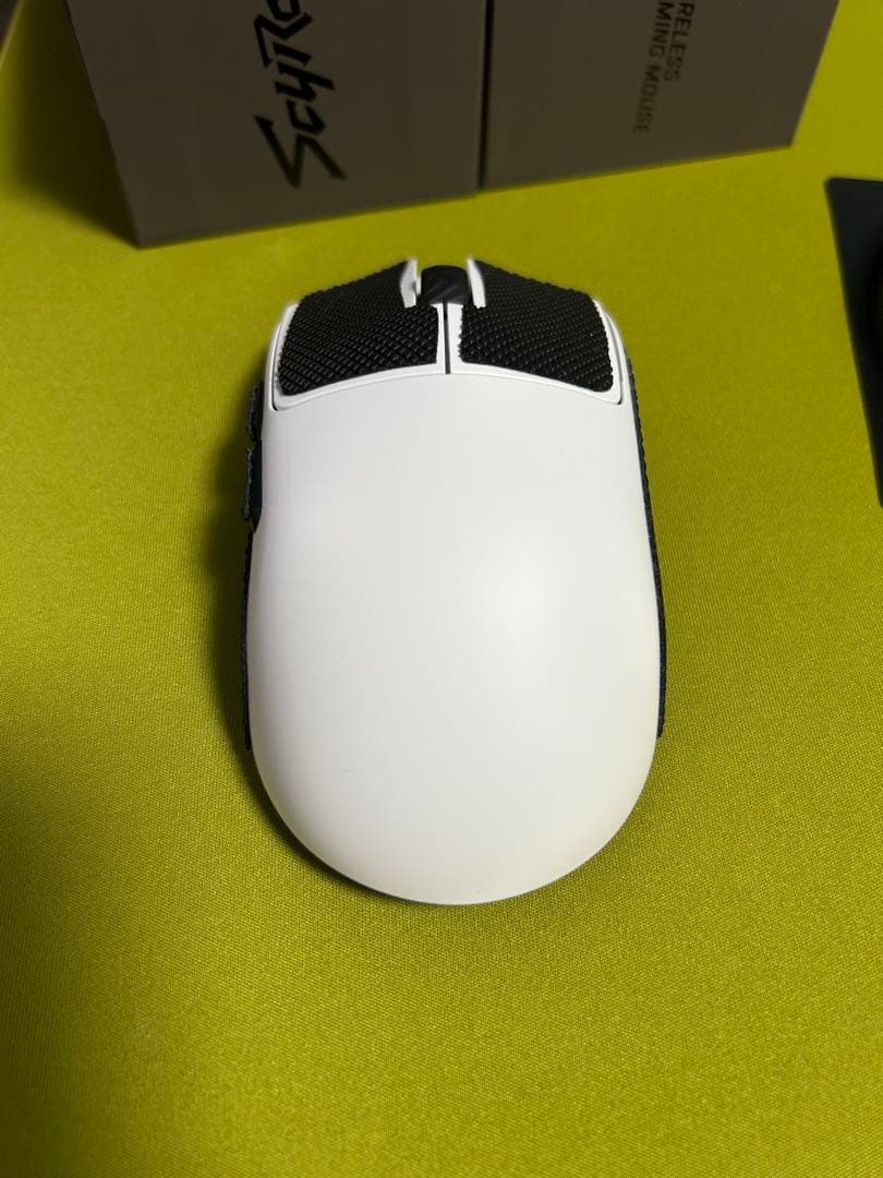 Scyrox v6 White