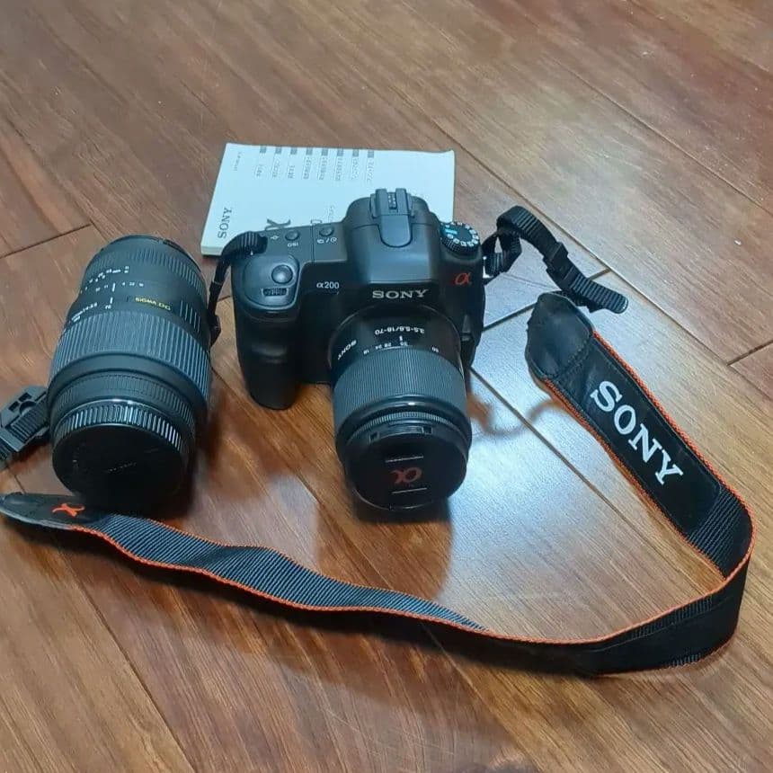 SONY α200 デジタル一眼レフカメラ sigma 70-300レンズ付属 camerart-shop_sony-a65-75-300r-b