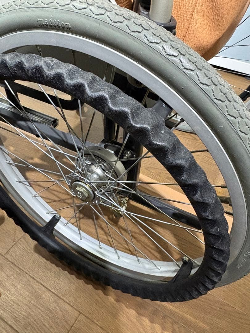 パラマウントベッド 車いす 330Sシリーズ 座面低め - メルカリ