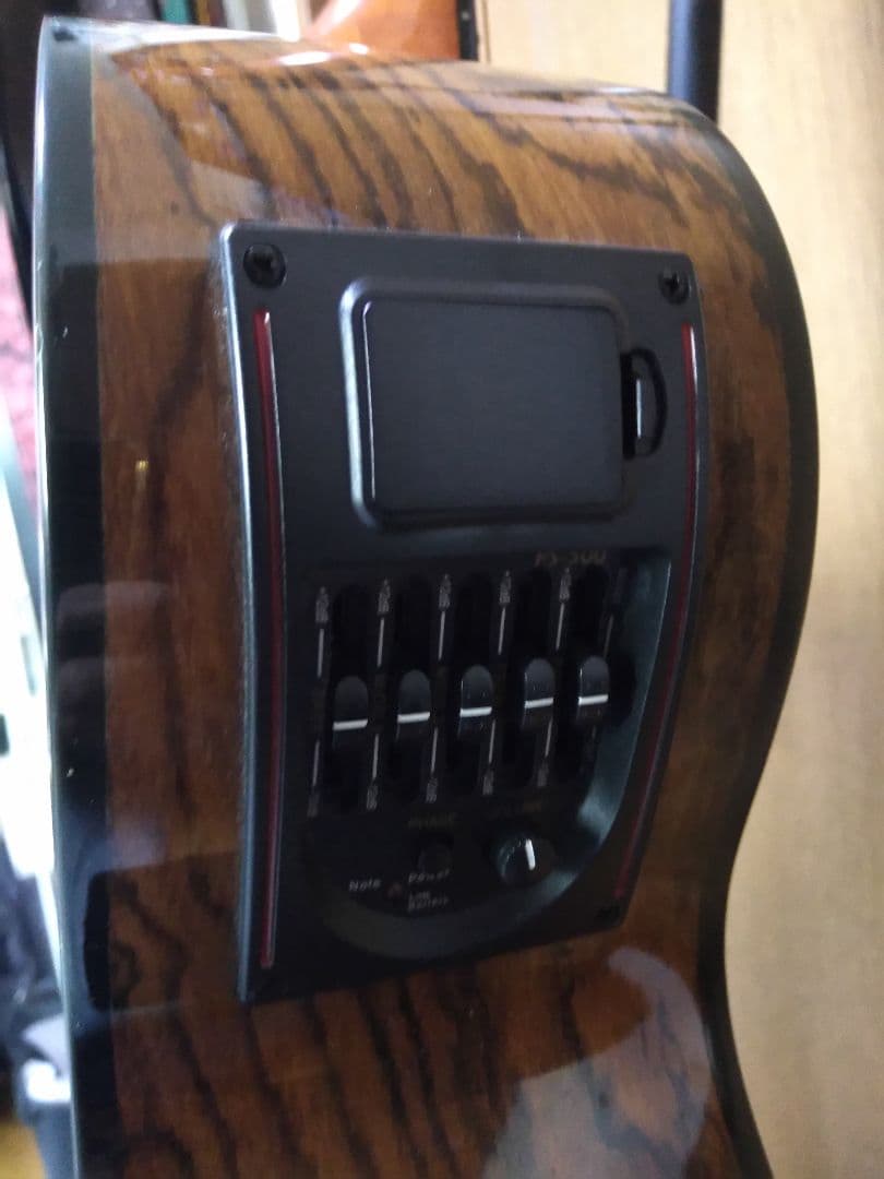 Rosso R-33 エレアコ仕様 希少材ボコーデ使用のモデル - メルカリ