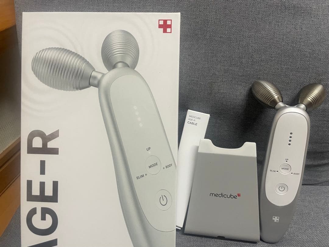 メディキューブ　美顔器　AGE-R DERMA EMS SHOT Medicube AGE-R DERMA EMS SHOT 美顔器 $_57.JPG?set_id=880000500F