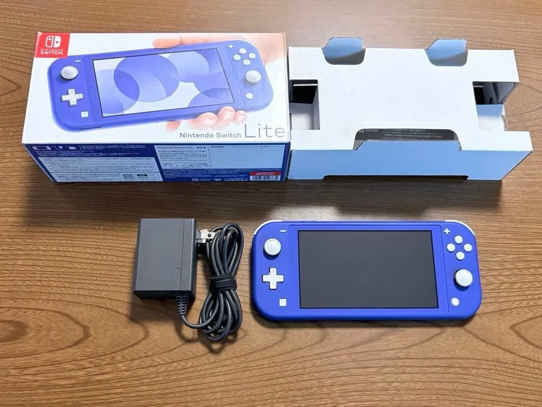 Nintendo Switch Lite 青色 本体 フリップカバー付き Amazon.co.jp: （Switch Lite用）フラップカバープラス（ブルー
