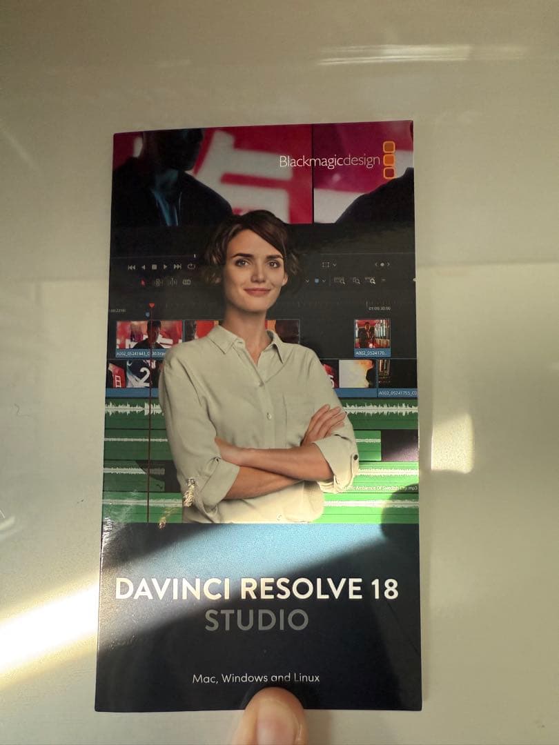 DaVinci Resolve 18 スタジオ版 アクティベーションカード Blackmagic Design Davinci Resolve 20 (License Key Only)