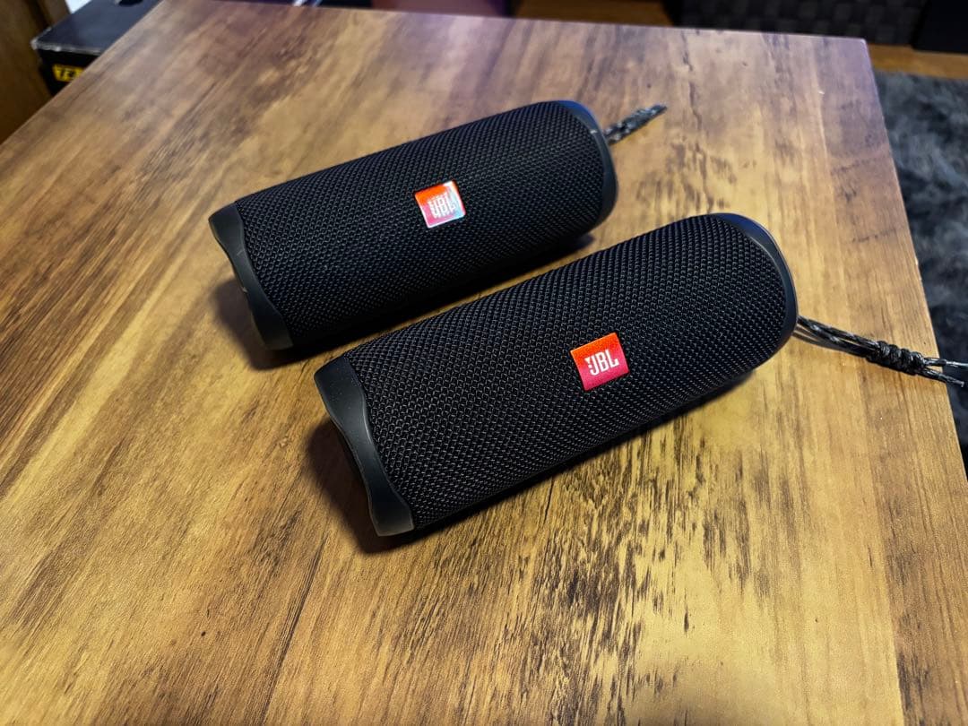 JBL フリップ5ワイヤレススピーカー ブラック2台セット Amazon.com: JBL Flip 5 Bundle, Black (Pack of 2) : Electronics