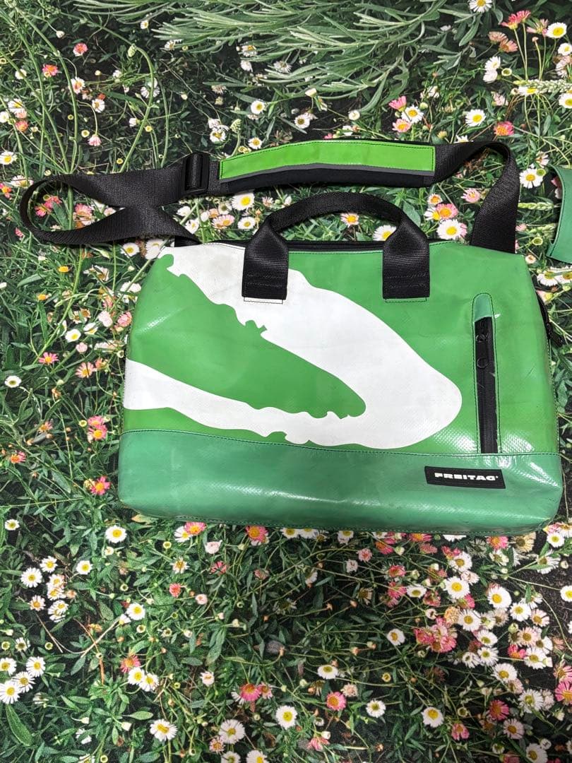 今だけの価格]FREITAG F301 MOSS 美品 ブリーフケース - メルカリ