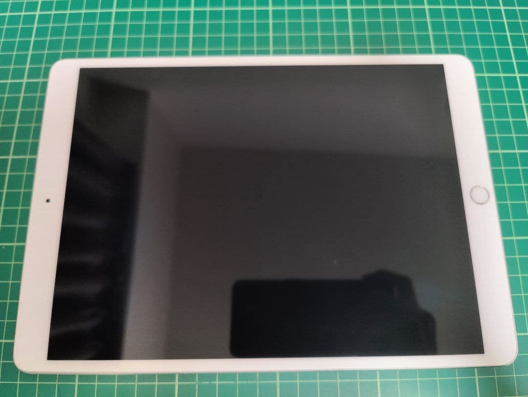 【Shin様】Apple iPad Pro 64GB シルバー WiFiモデル Amazon.com : Apple iPad Pro 2018 (11-inch, Wi-Fi, 64GB) - Silver