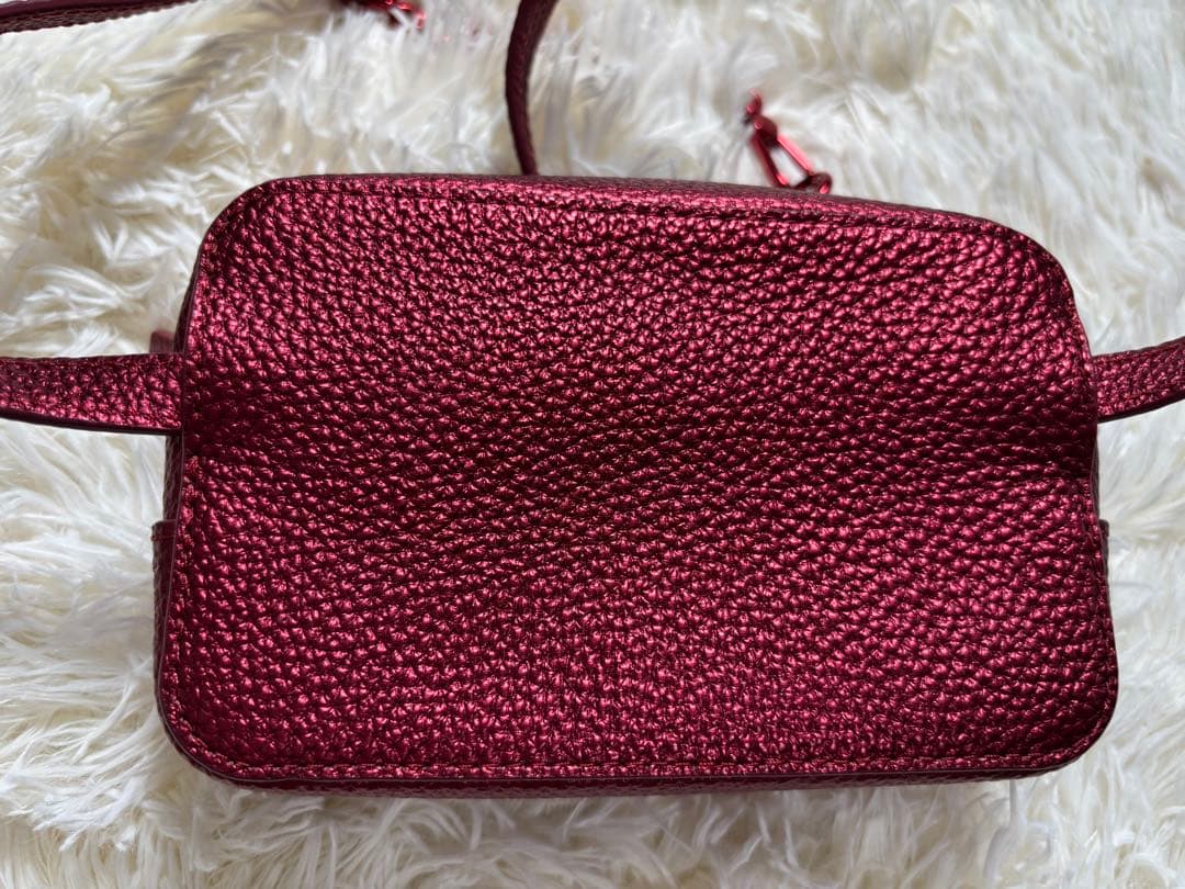 極美品】ラコステ 赤 メタリックカラー レザー ボディバック - メルカリ