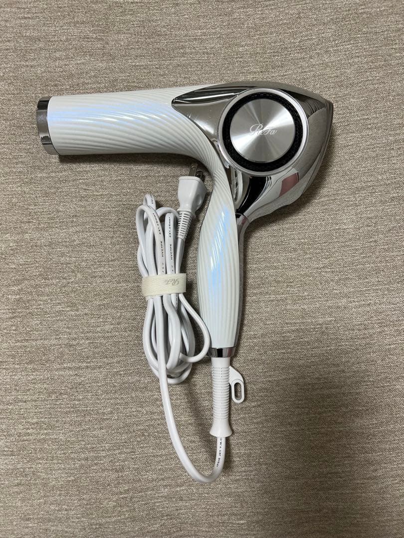 リファ　RE-AJ02A ヘアドライヤー 1200W 楽天市場】【新モデル:型番RE-AJ02A 】リファ ビューテック ドライヤー