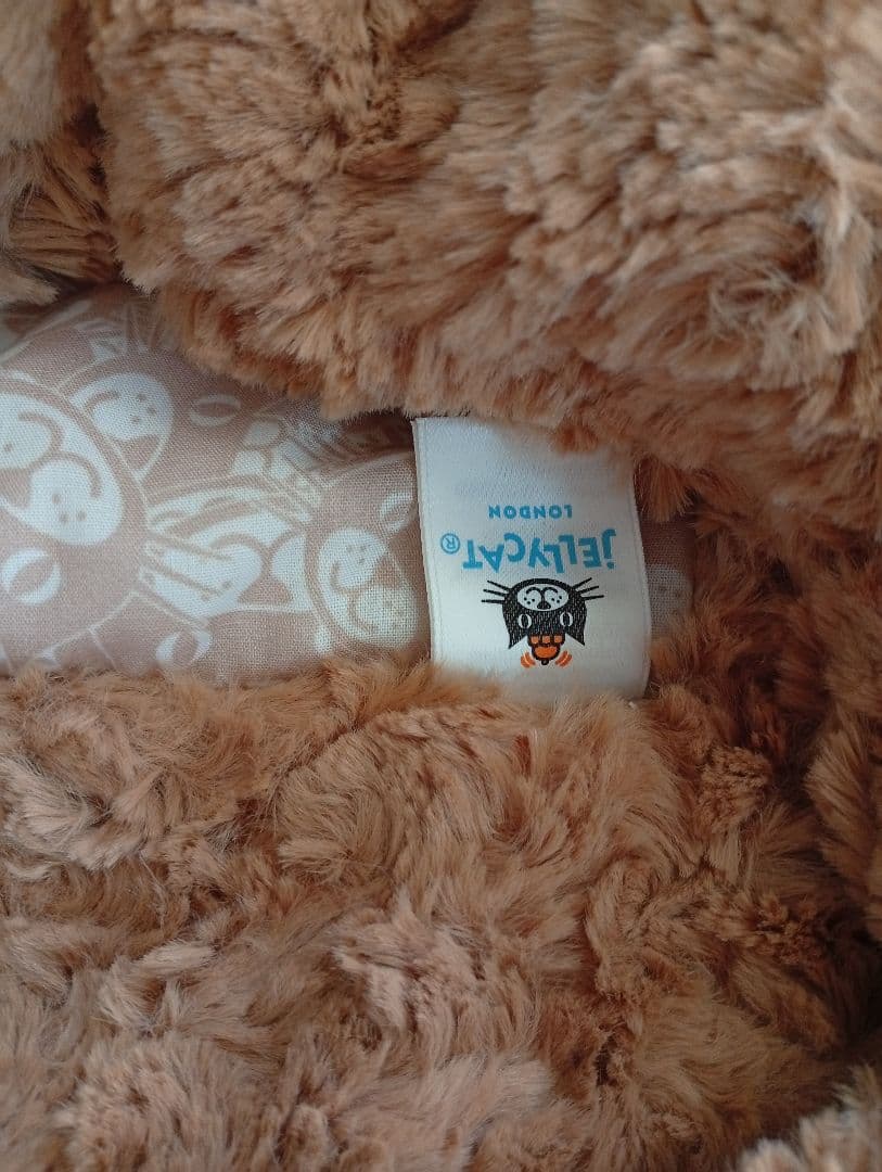 Jellycat Bartholomew Bear Bundlesnugマフラー - メルカリ