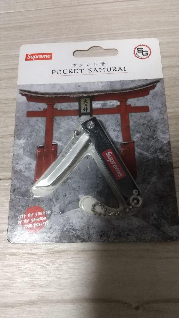 新品 Supreme Pocket Samurai ナイフシュプリーム - メルカリ