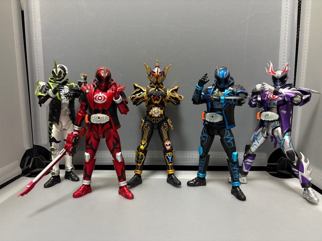 S.H.フィギュアーツ 仮面ライダー　ゴースト　5体セット　美品 Amazon.co.jp: TAMASHII NATIONS S.H.フィギュアーツ 仮面ライダー