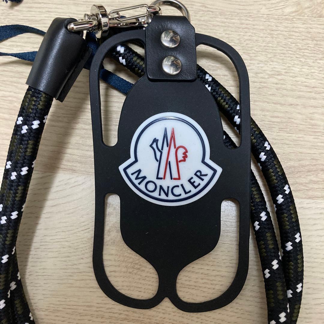 新品・タグ付き】モンクレール 携帯ストラップ ブラック ユニセックス