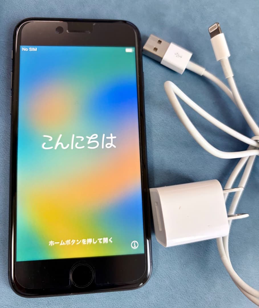 iPhone 8 64GB 美品　SIMフリー, 電池交換済み ケーブル付き Amazon | 【整備済み品】 Apple iPhone 8 64GB ゴールド SIMフリー