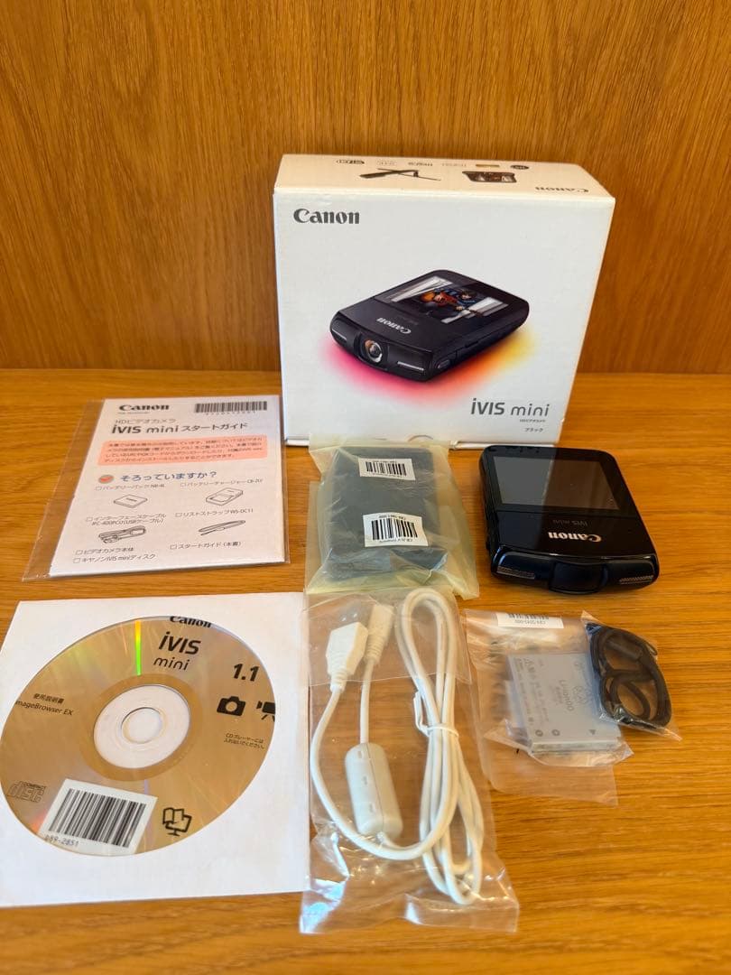 Canon iVIS mini HDビデオカメラ ブラック ASCII.jp：キヤノン、超広角＆バリアングル液晶の小型HDビデオカメラ