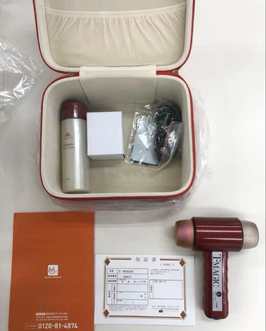 新品・未使用】T-MAGIC ティーマジック 赤 美顔器 小顔 美容液付き