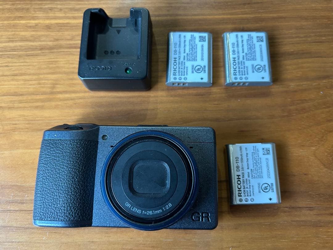 RICOH GR3x Urban Edition本体 バッテリー3個 Amazon | リコー RICOH GR IIIx Urban Edition メタリックグレー