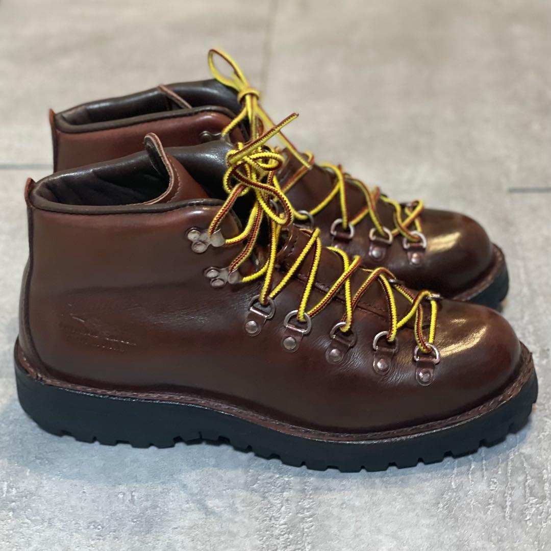 ダナー マウンテンライト 黒タグ US8.5 26.5cm 超美品 - メルカリ