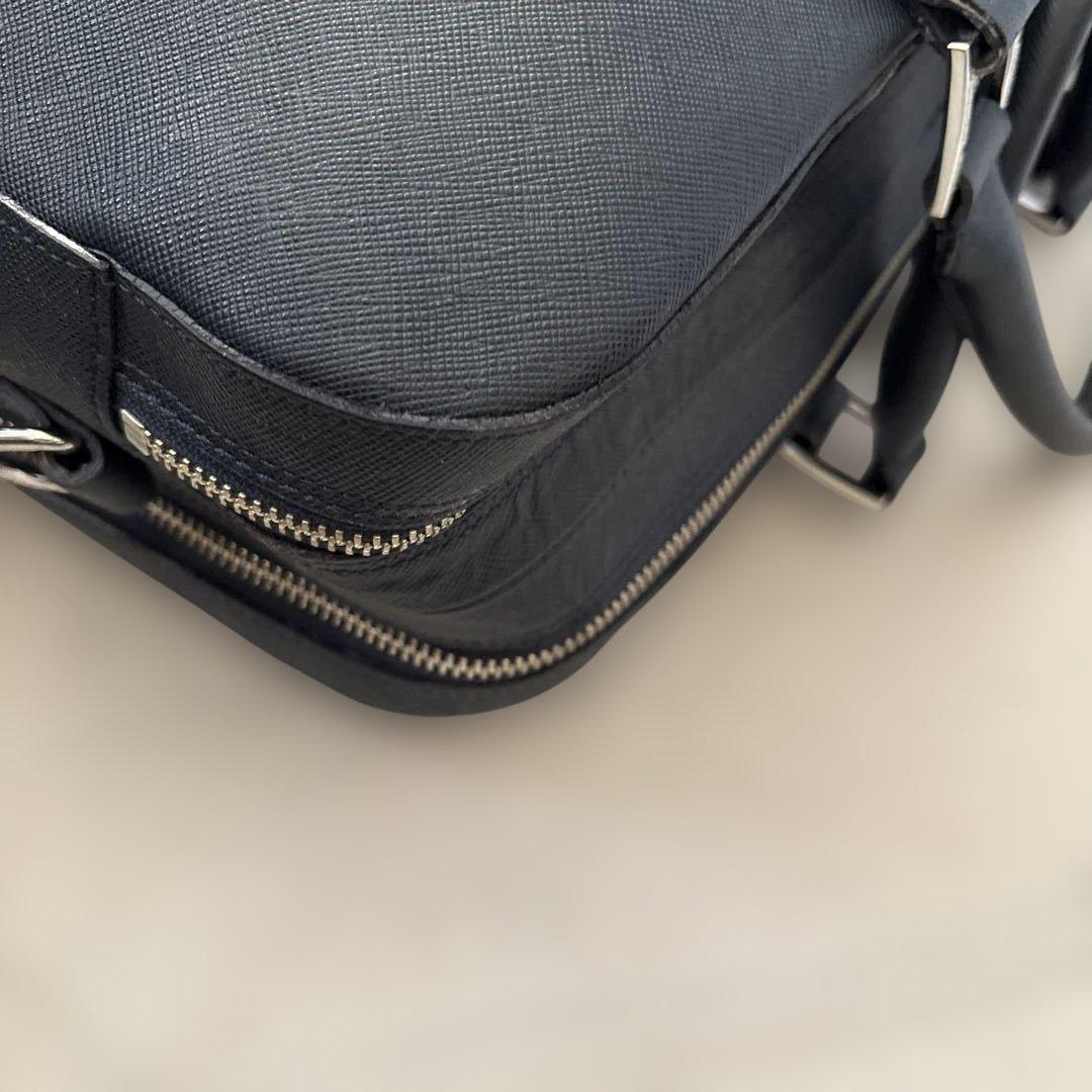 人気✨ペッレモルビダ ビジネスバッグ ネイビーレザー 2層 パソコン