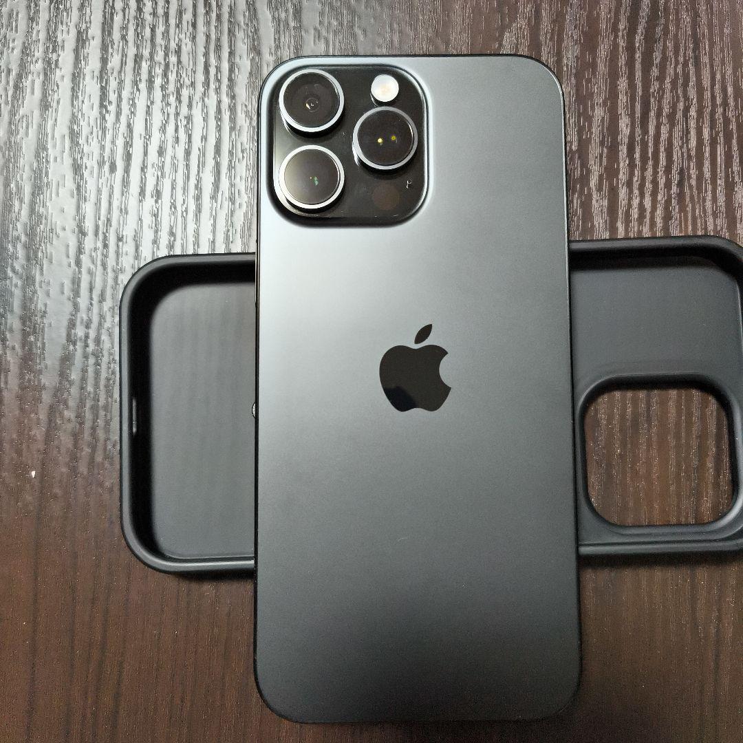 iPhone 16 Pro max ブラックチタニウム　256GB 極美品 Apple iPhone 16 Pro Max 256GB ブラックチタニウム SIMフリー 極美品