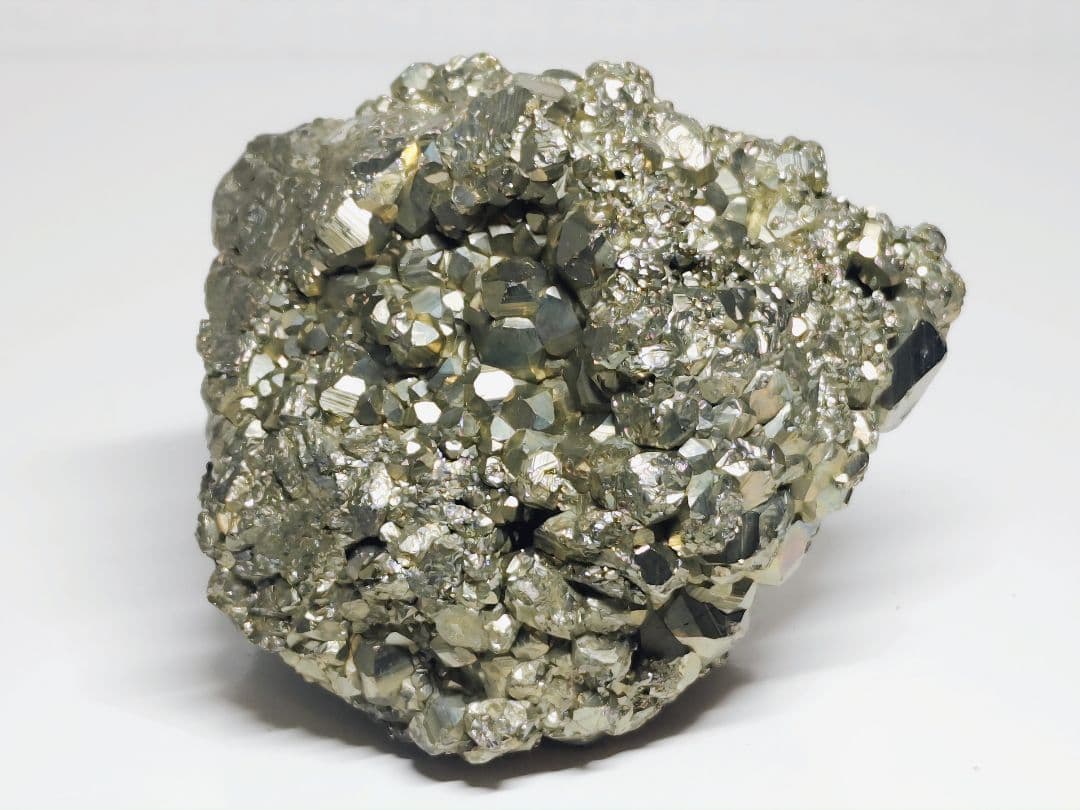 パイライト 1.2kg 黄鉄鉱 原石 鑑賞石 自然石 誕生石 鉱物 鉱石 水石