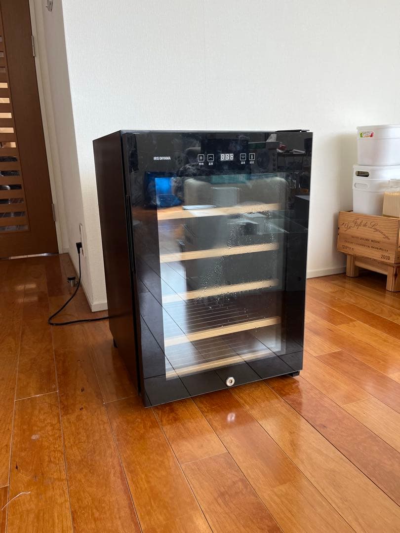 アイリスオーヤマ　ワインセラー　16本用　IWC-C161A-B IRIS OHYAMA（アイリスオーヤマ） ワインセラー 家庭用 16本 IWC-C161A