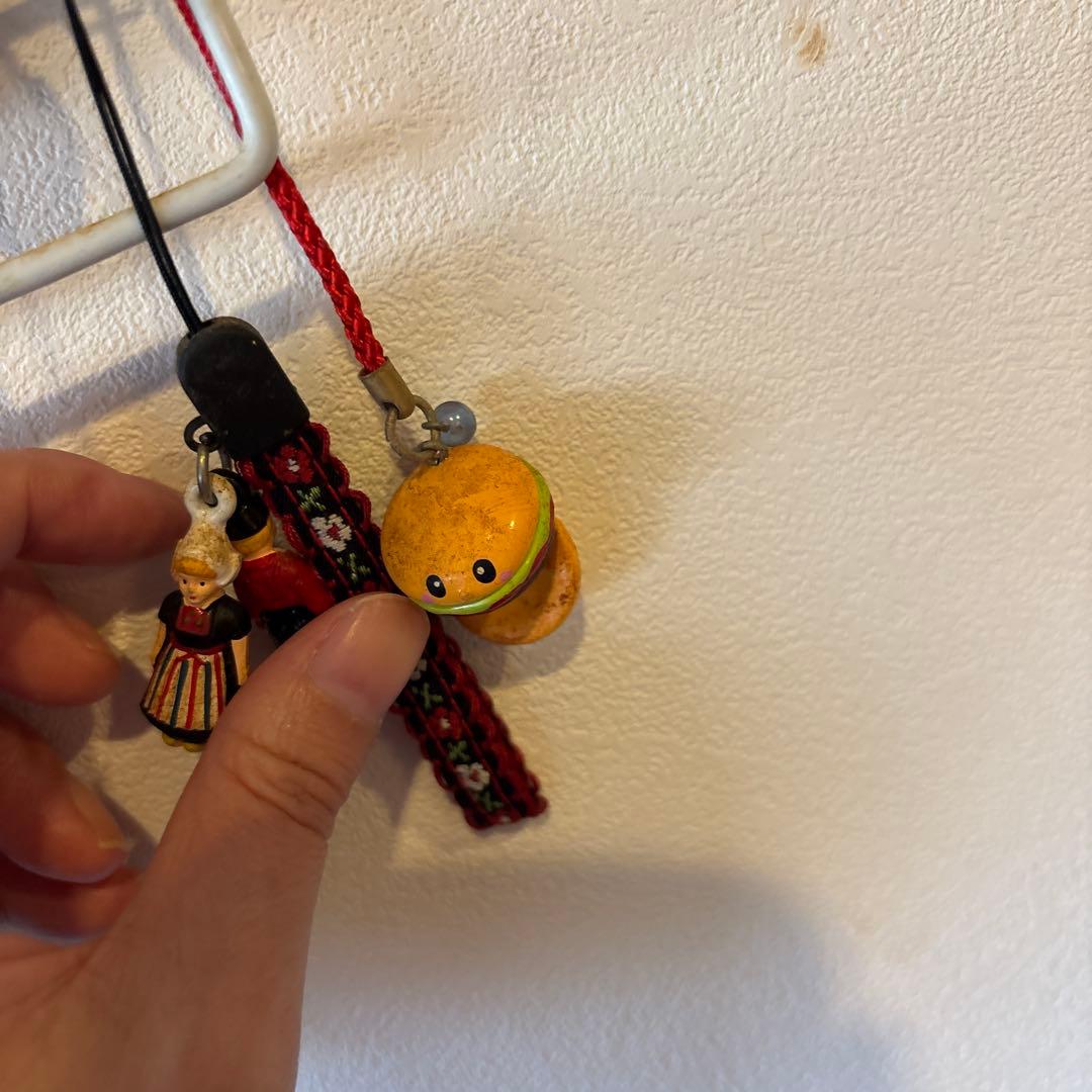 キューピーとキティのストラップ 九州メインのキャラクター ご当地