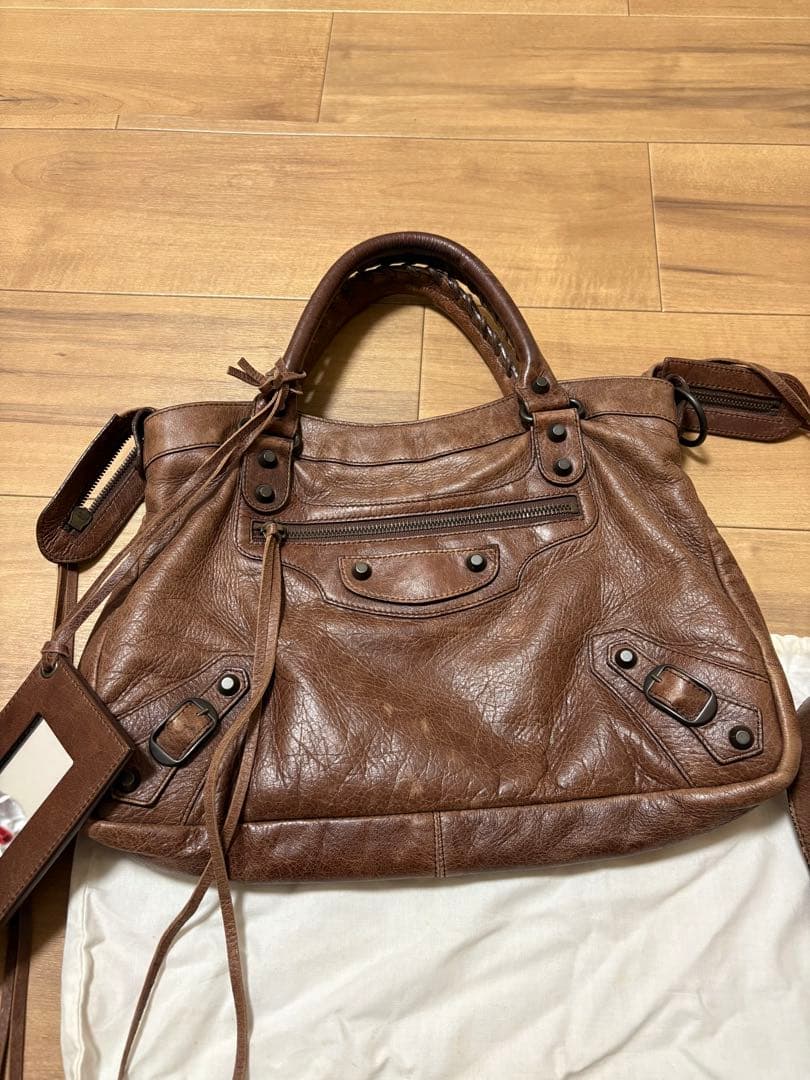 正規品】BALENCIAGA ブラウン シティショルダーバッグ - メルカリ