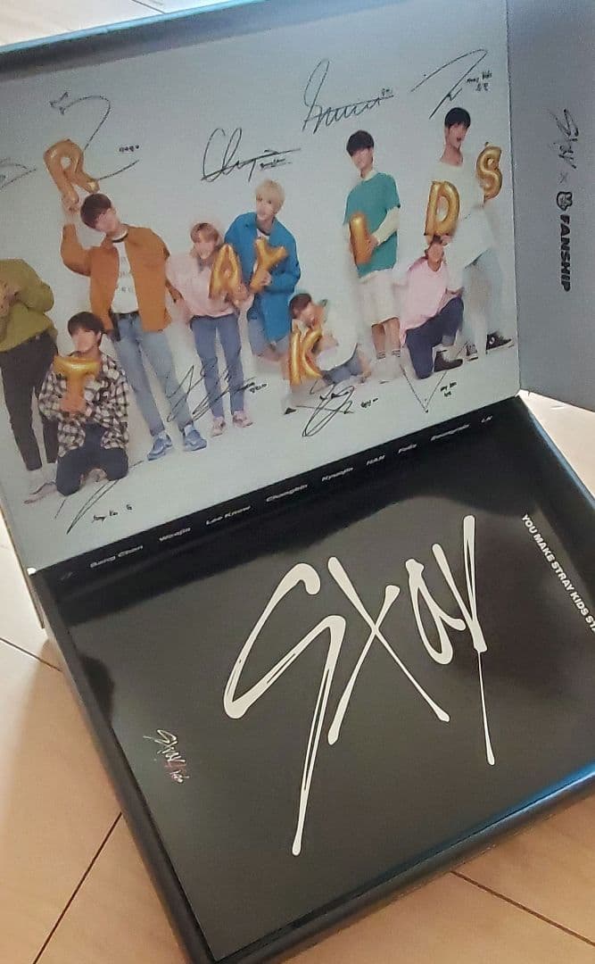 StrayKids 第1期 ウェルカムキット/ファンキット - メルカリ