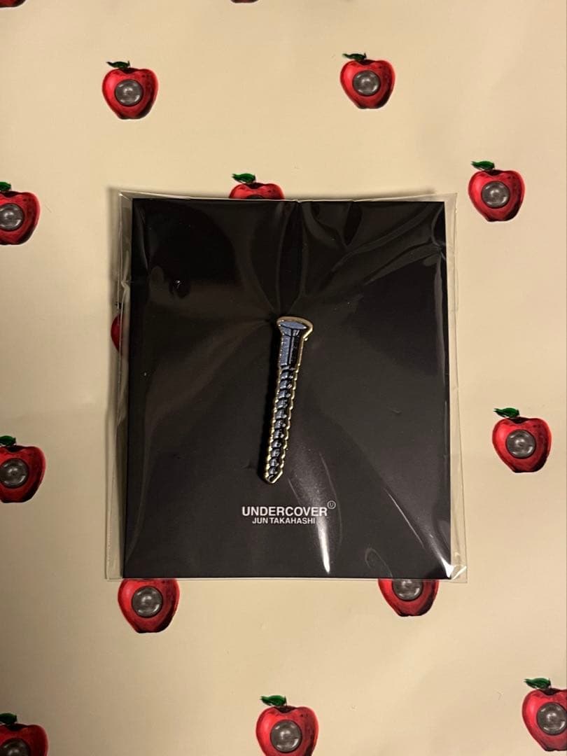 UNDERCOVER PINS UC1F1X05-2 ピンバッジ - メルカリ