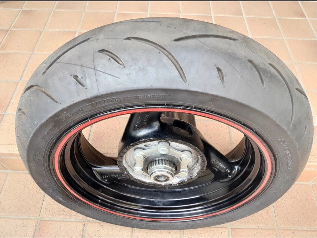 VMAX1200 17インチ リアホイール＆タイヤ 170/60ZR17 - メルカリ