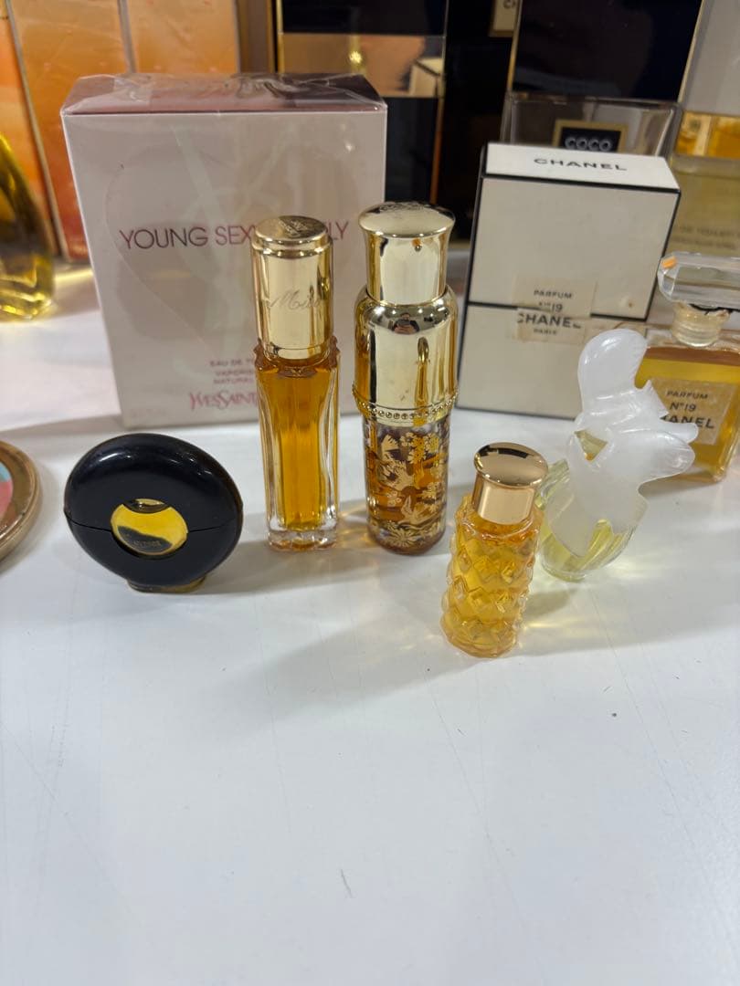シャネル Guerlain ミニ香水セットと香水まとめ売り - メルカリ
