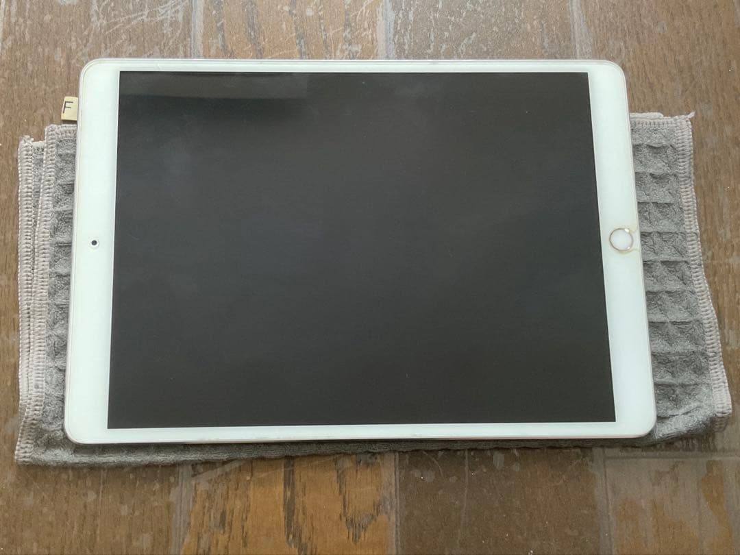 iPad Pro 10.5 Wi-Fiモデル MQDW2J/A 100000001003592471_10205_001.jpg