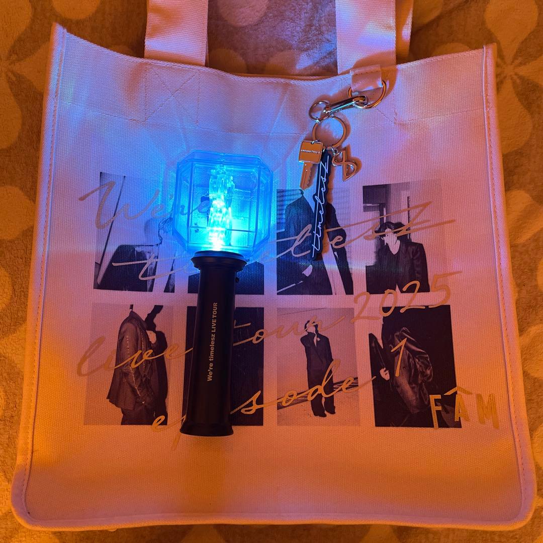 timelesz ペンライト キーリング バッグ Amazon.co.jp: TXT ペンライトキーリング トゥバ : おもちゃ