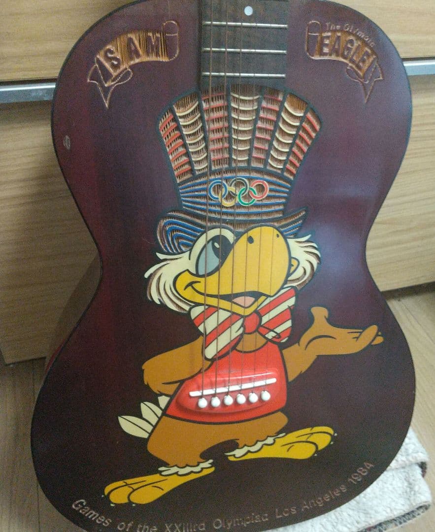 イーグルサムロサンゼルスオリンピック記念ギター - メルカリ