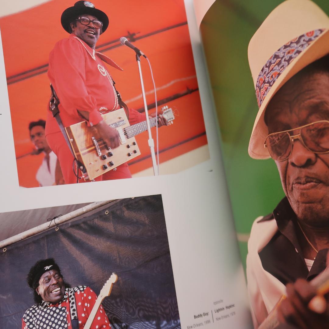 セール！ 希少サイン本　洋書　The Unclosed Eye （写真集）