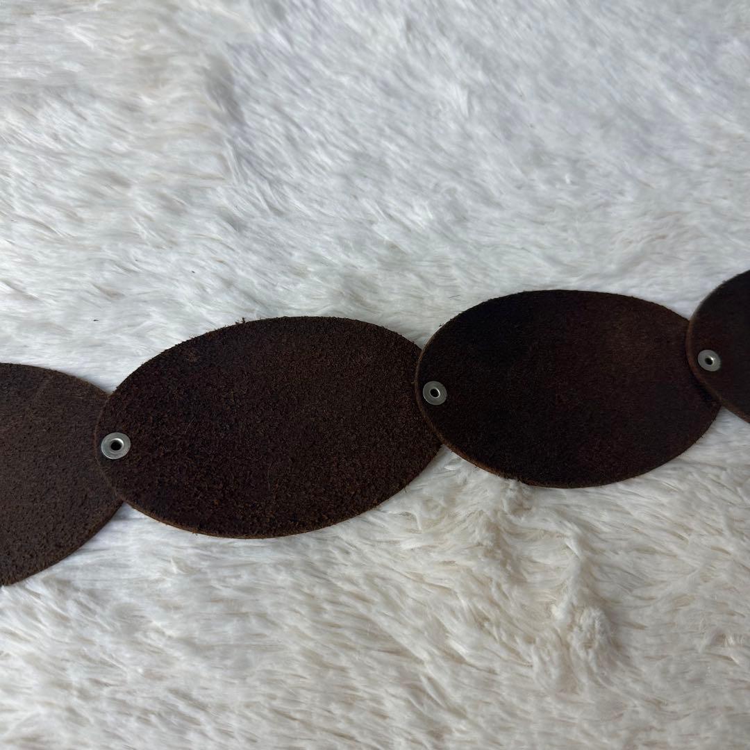 ヴィヴィアン レザーベルト フラワーデザイン オーブ型押印 - メルカリ