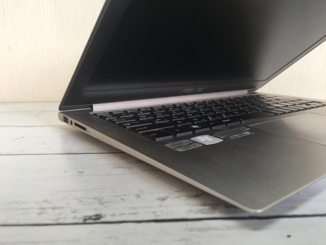 ASUS UX31A 13.3型液晶 IPS/SSD128G/Offece 軽量